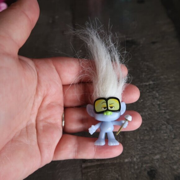 Lot of 4 DreamWorks Trolls Poppy Tiny Diamond Branch Dolls Action Figures - Picture 4 of 8